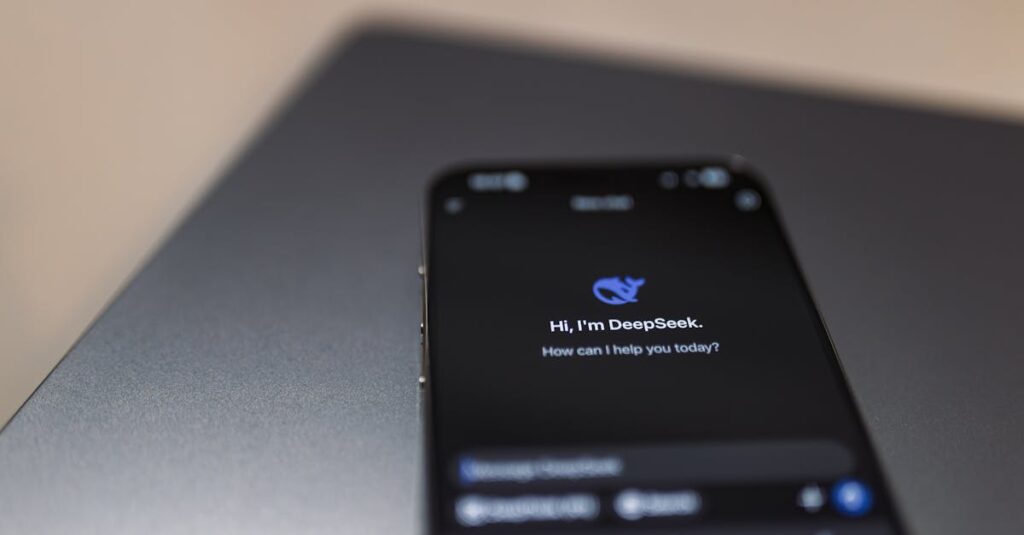 2025年のAI市場動向とアフィリエイト業界の関係を表す図。AI導入が加速し、個人でもデータ分析と収益化が可能になるイメージ。